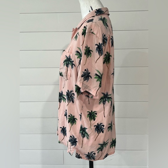 Urban Outfitters UO Palm Print Button Down Shirt Rayon Unisex Medium Tropical - Picture 7 of 11